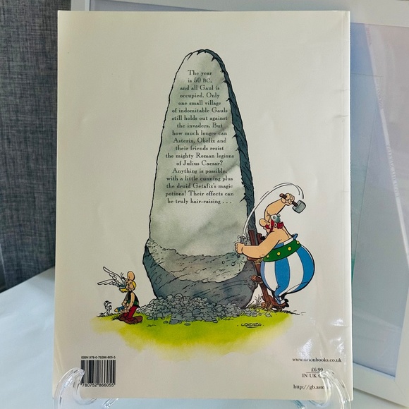 Asterix The Gaul Paperback Book - Picture 6 of 6